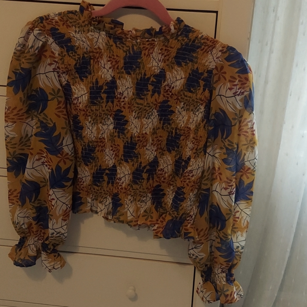 Cropped shirt